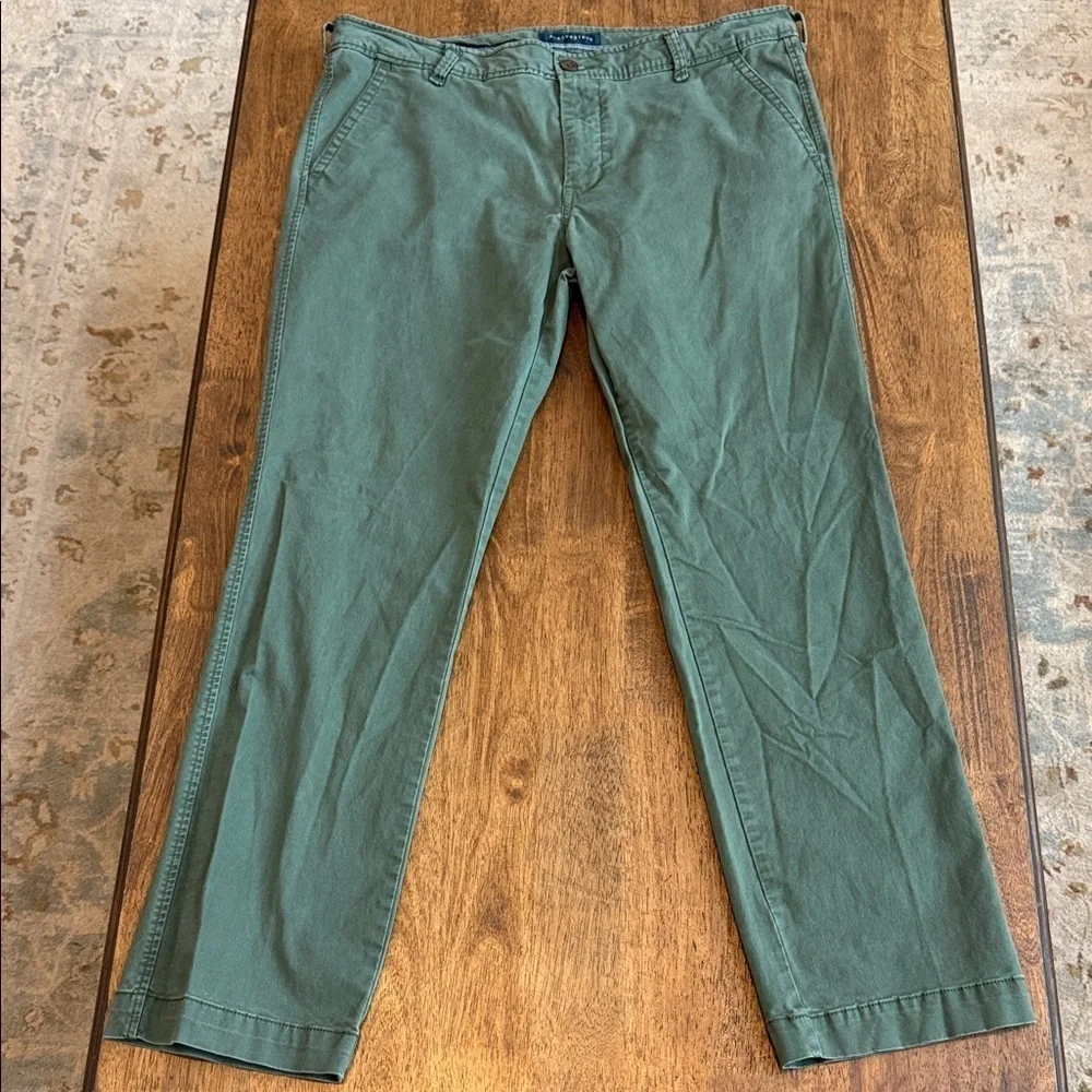 Aeropostale Men's Olive Chinos